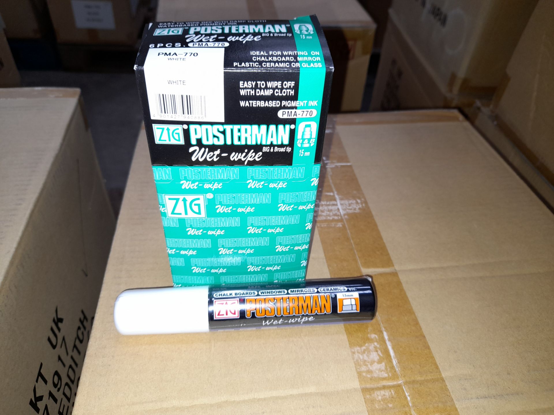 1 x Box of Kuretake Zig Posterman Wet-Wipe white P