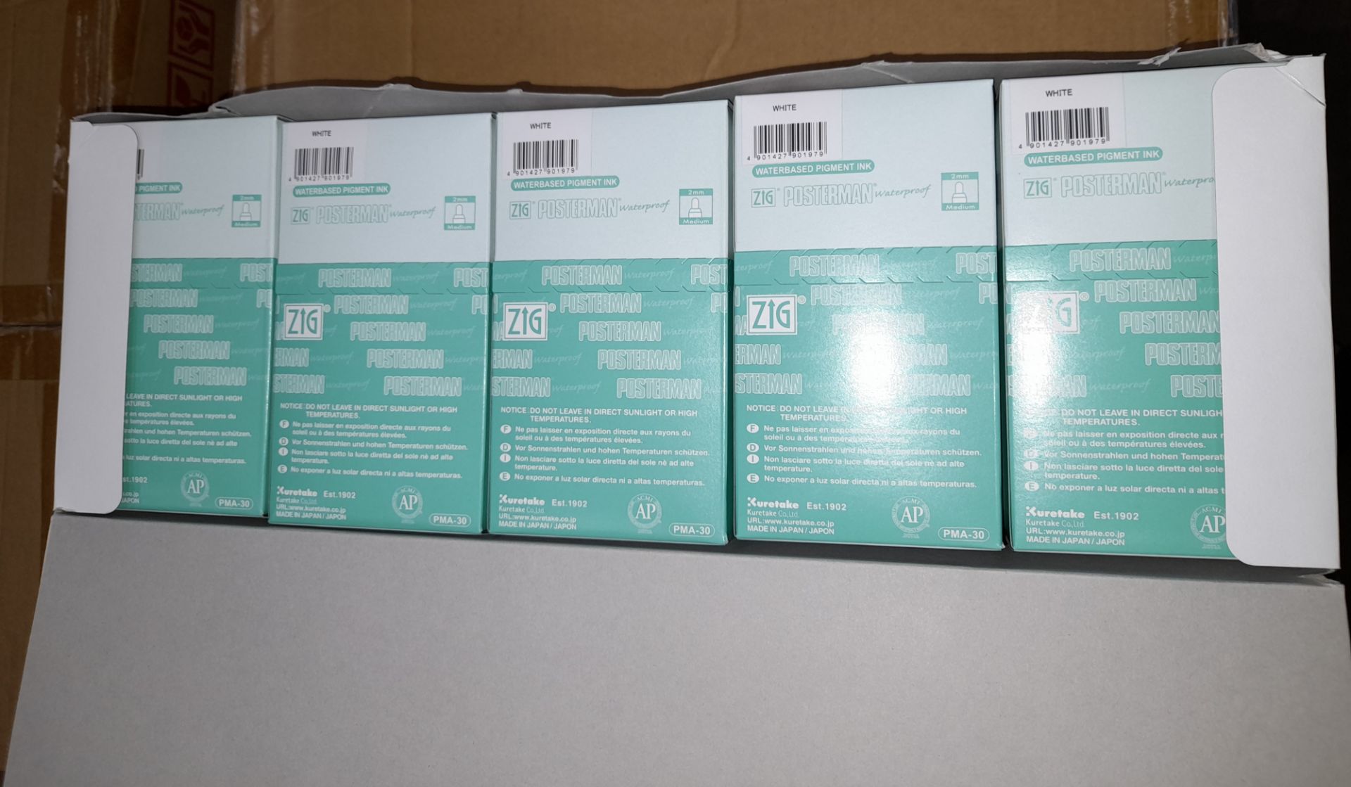 1 x Box of Kuretake Zig Posterman White PMA-30 Mar - Image 4 of 6