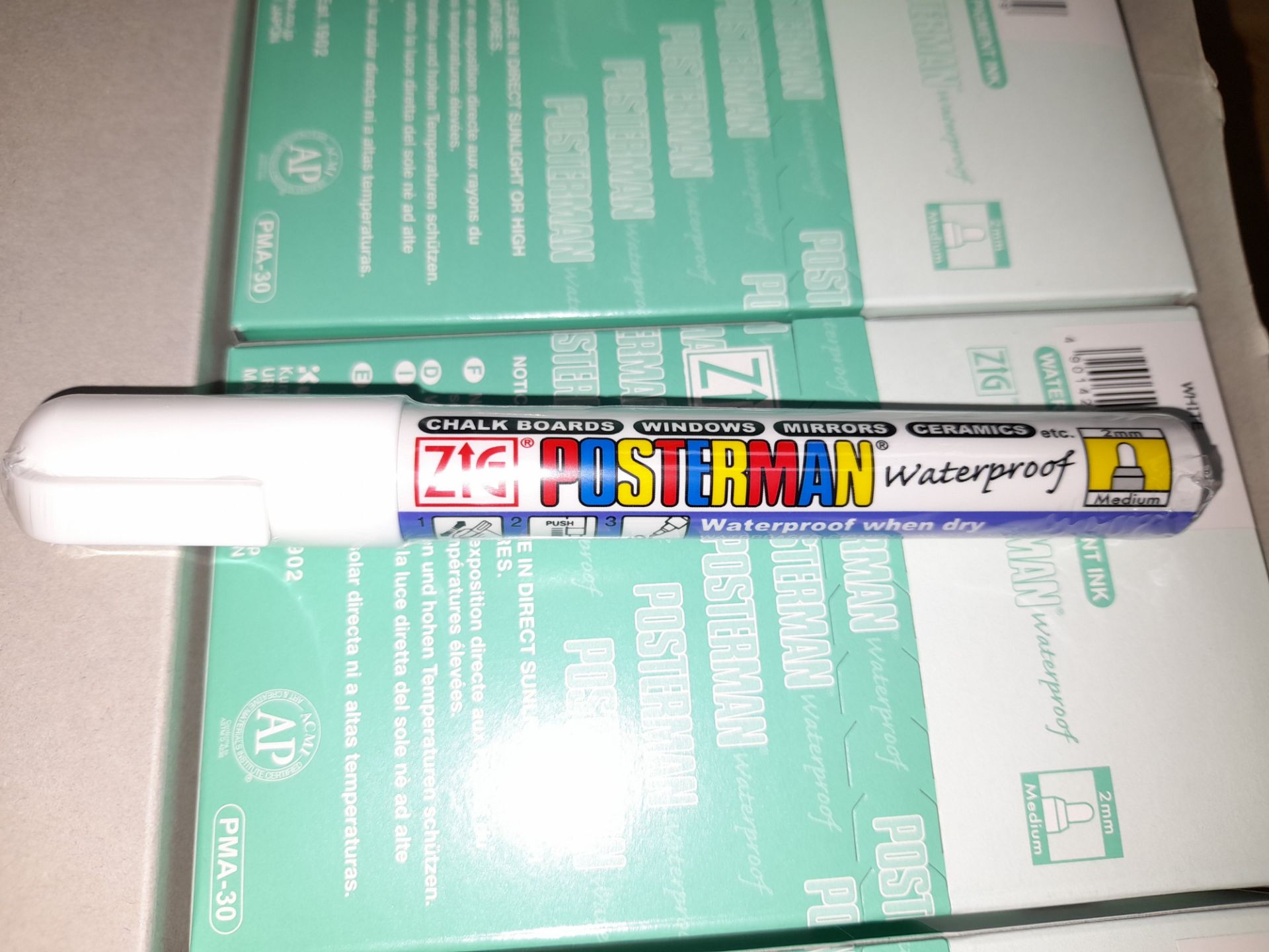 1 x Box of Kuretake Zig Posterman White PMA-30 Mar - Image 6 of 6