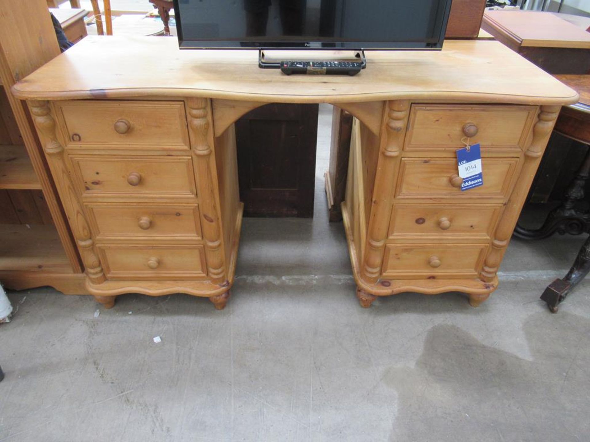 Twin Pedestal Eight Drawer Dressing Table