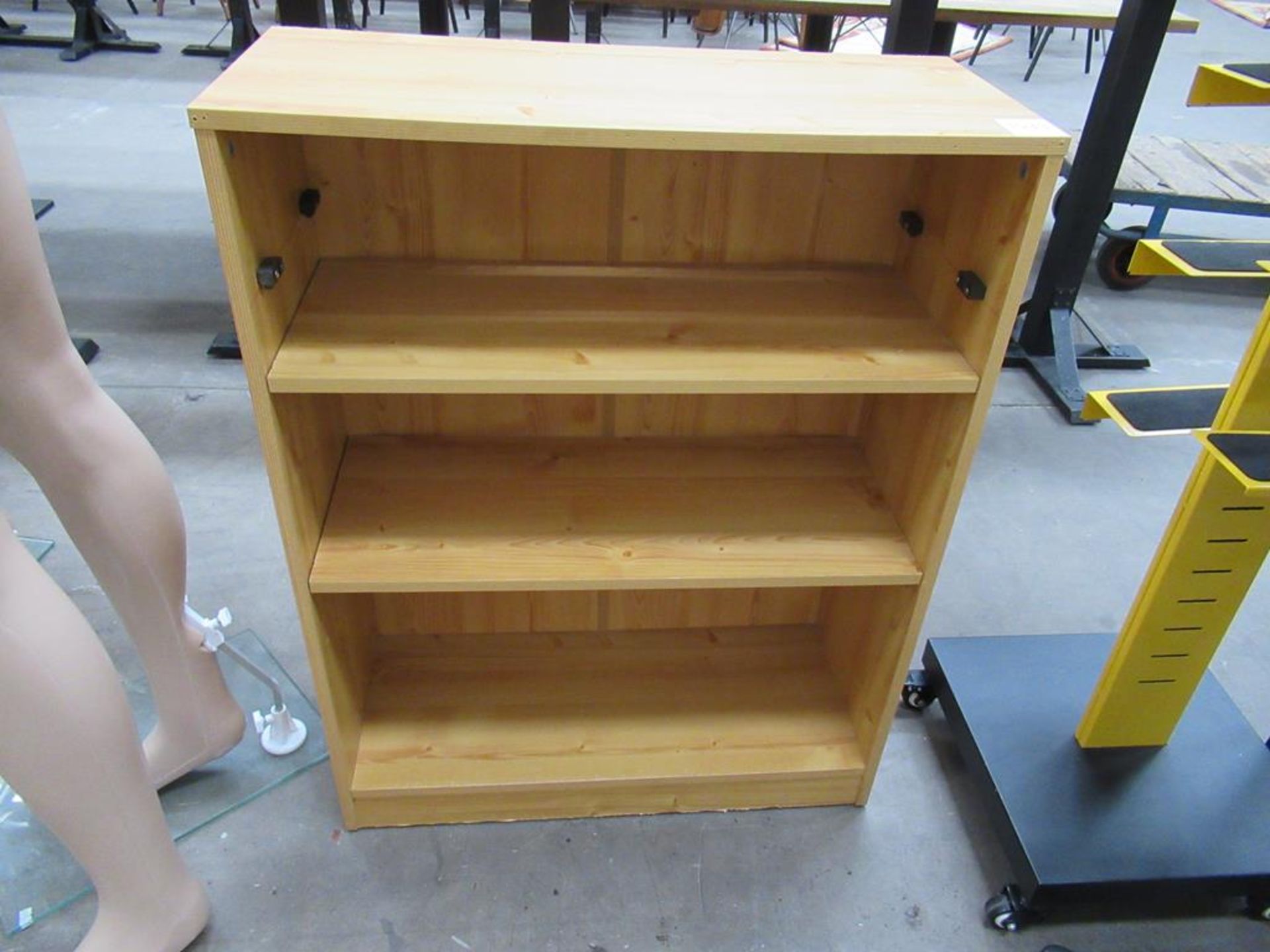 Shop Fittings to include grafter adjustable shoe stand, 1x 3 shelf unit,small display cabinet, Opera - Image 6 of 6