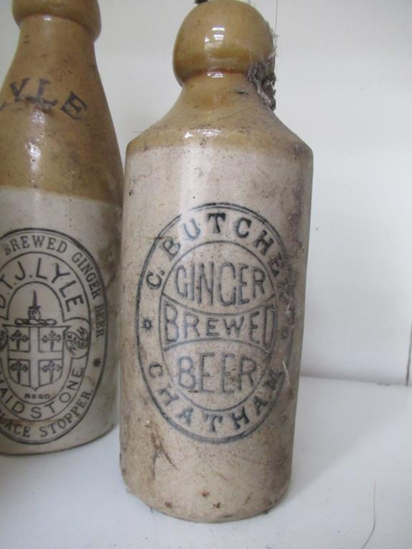 4x Stone Ginger Beer Bottles - W.Biscombe, Plymouth; W.Dove, Rochester; C.Butcher, Chatham; D.T.J Ly - Image 4 of 6