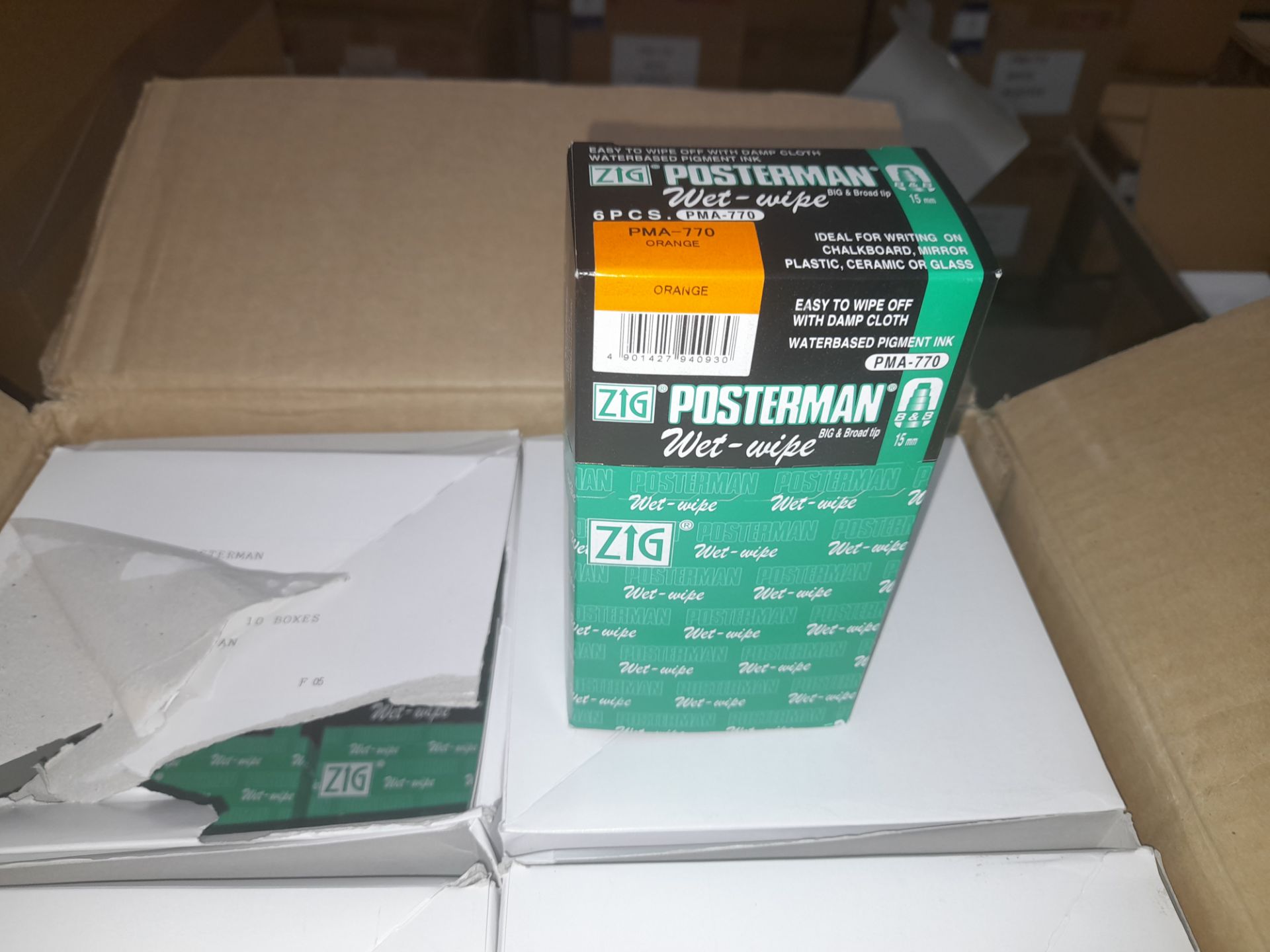 1 x Box of Kuretake Zig Posterman Wet-Wipe Orange - Image 3 of 4