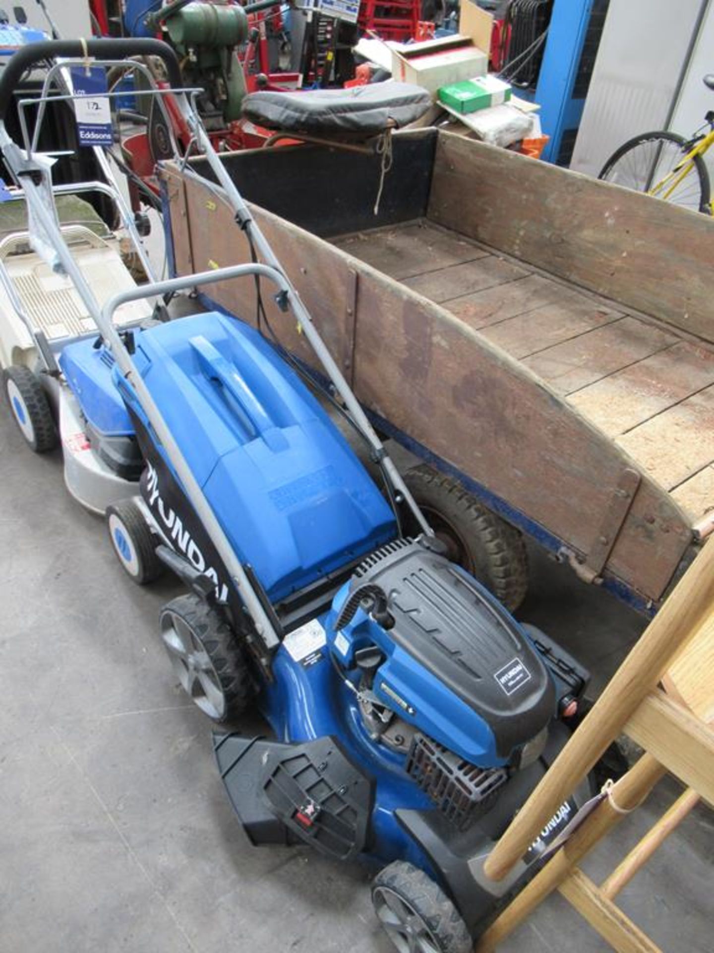 Hyundai Petrol Lawn Mower - Image 2 of 3