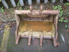 An Excavator Bucket. Width 600mm Pin Width 30mm. Please note there is a £10 + VAT Lift Out Fee on t