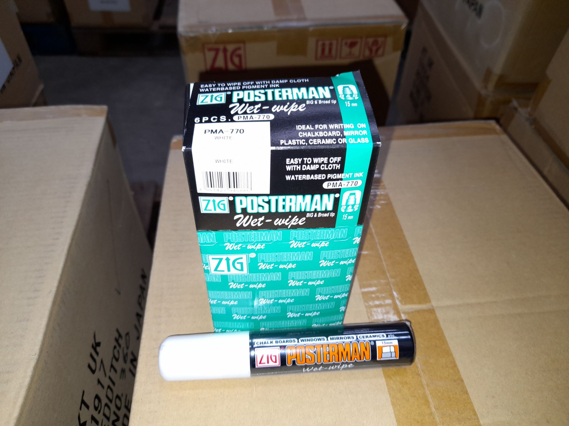 1 x Box of Kuretake Zig Posterman Wet-Wipe white P