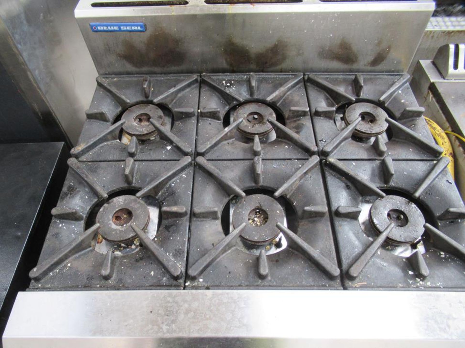 Blue Seal six burner gas cooker on two castors 900mmx900mmx800mm - Image 3 of 4