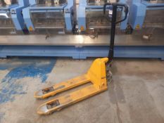 2500Kg PEDESTRIAN PALLET TRUCK