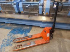 RECORD 2500Kg PEDESTRIAN PALLET TRUCK