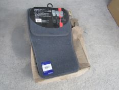 Quantity of universal design car mats