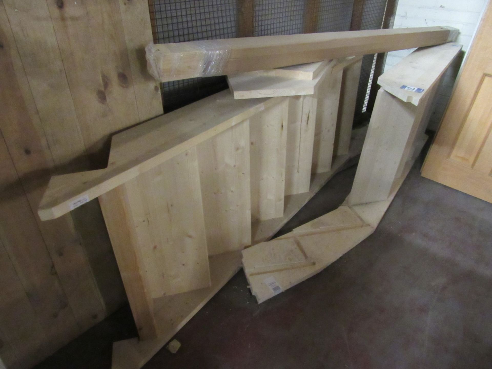 Timber corner staircase - Image 5 of 5