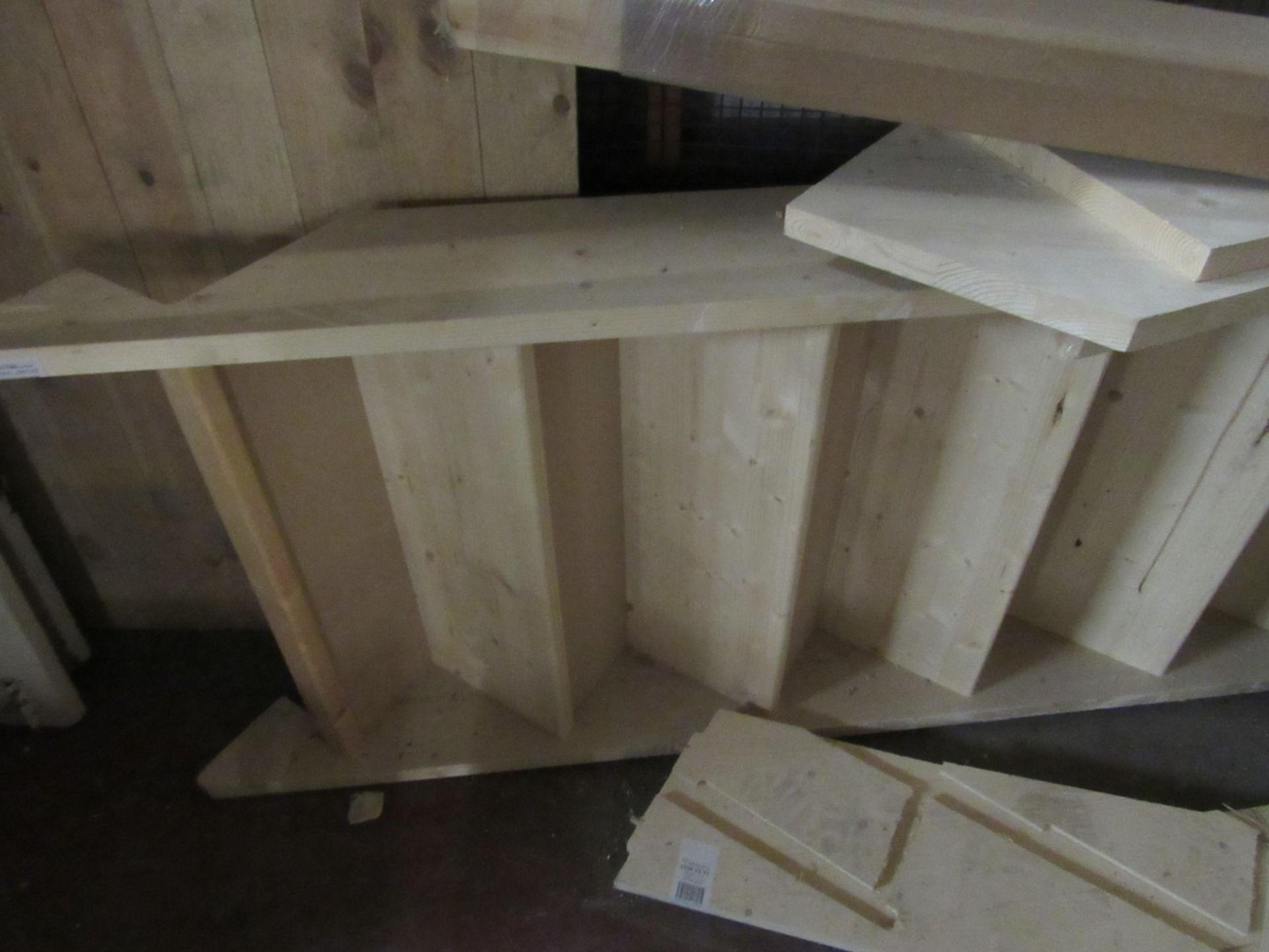 Timber corner staircase - Image 2 of 5