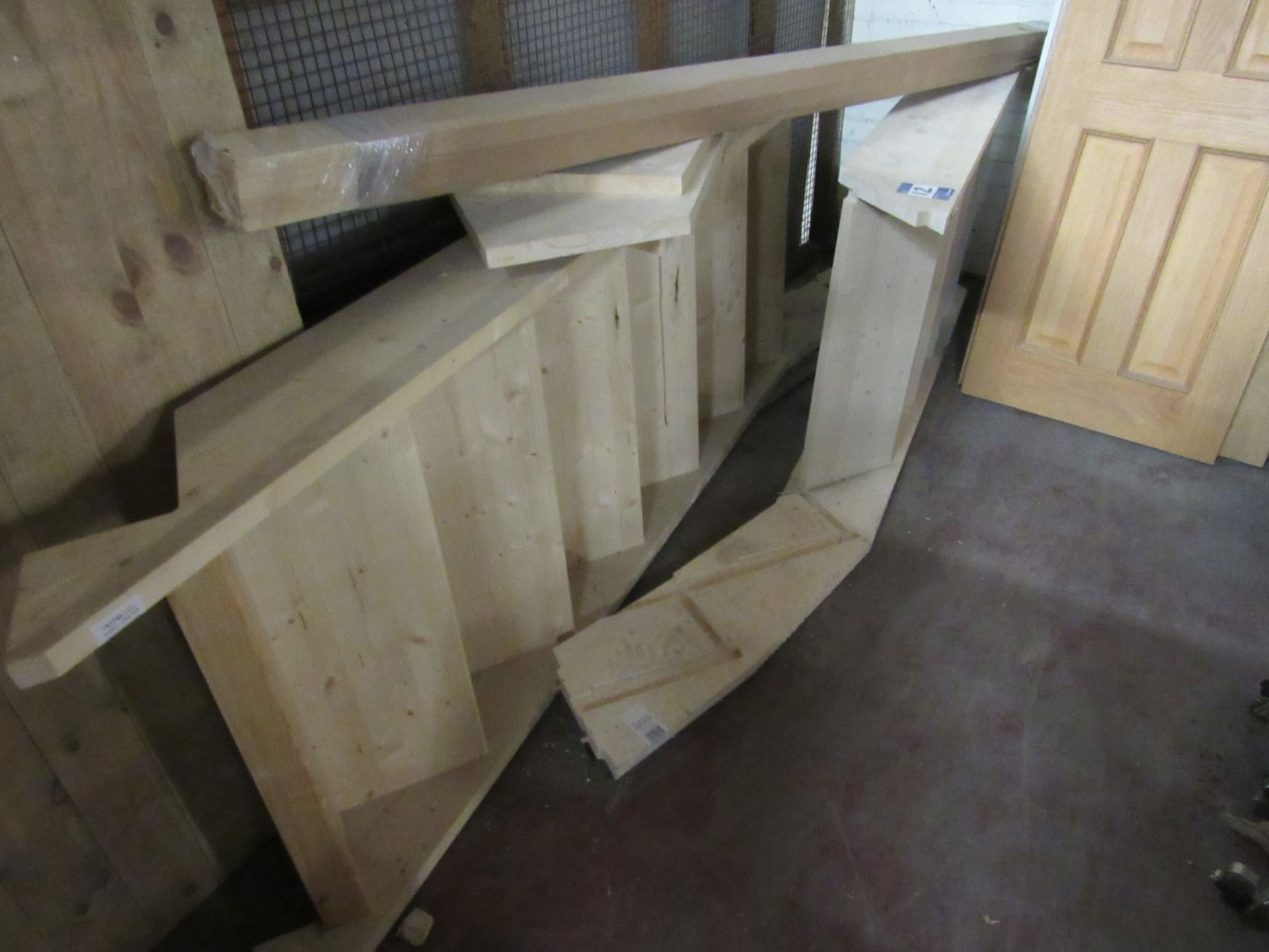 Timber corner staircase - Image 3 of 5