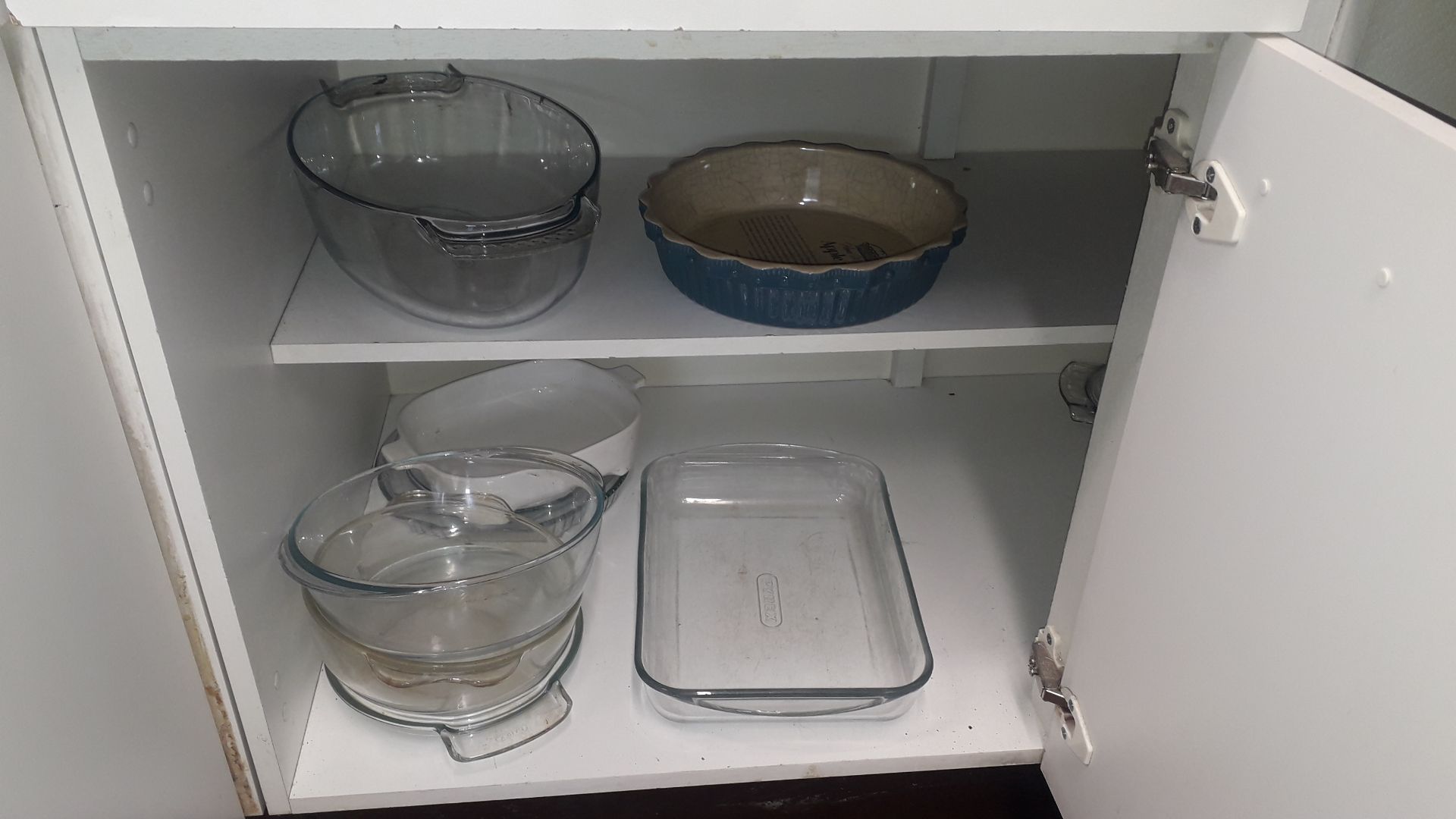 Quantity of Stock Pots, Pans, Mixing Bowls & Pyrex Cookware - Image 6 of 7