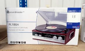 Soundmaster PL186H FM Radio with Turntable