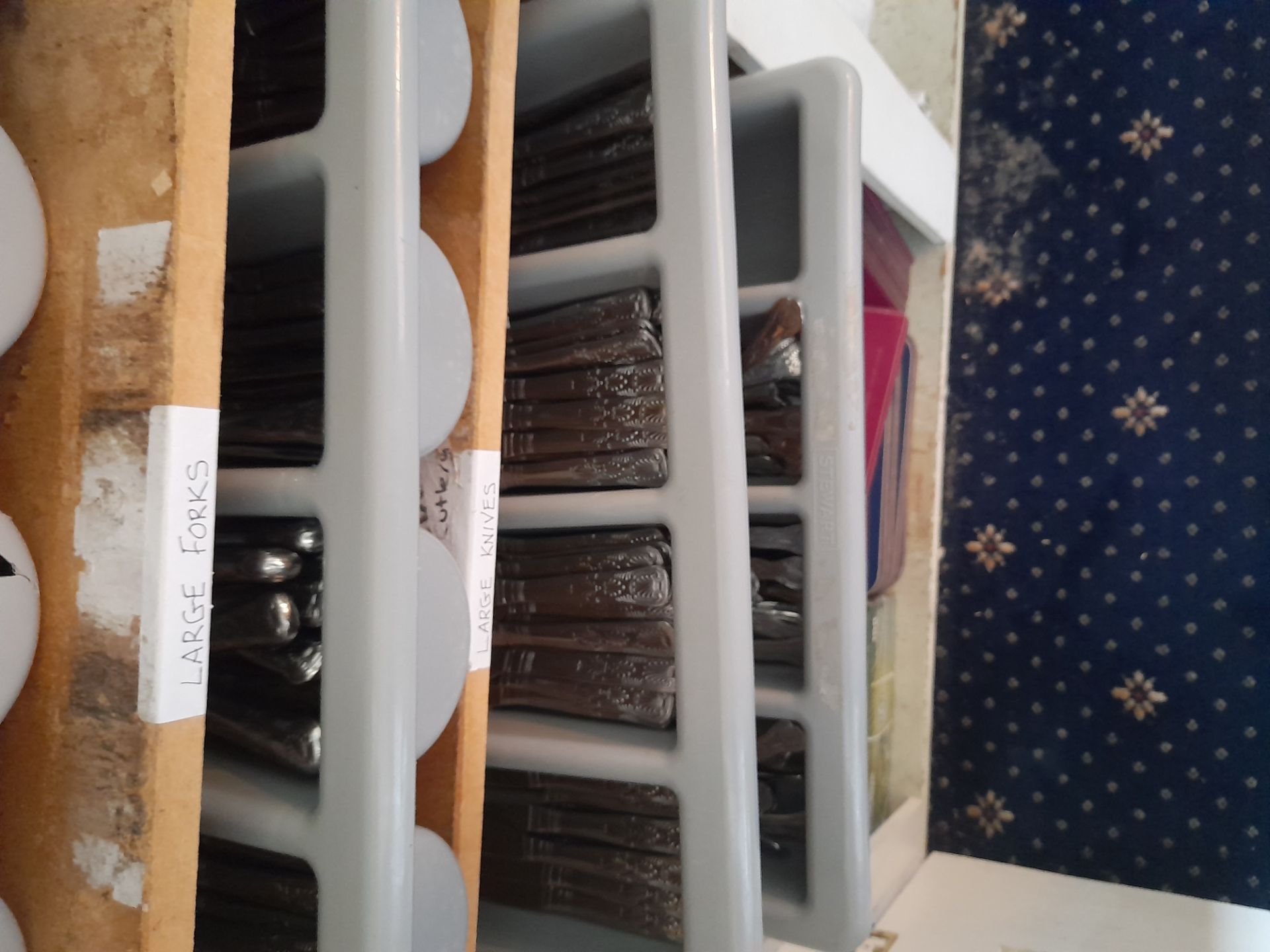 Large qty of cutlery & table linen to cupboard - Image 2 of 5
