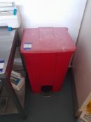 Polypropylene pedal bin