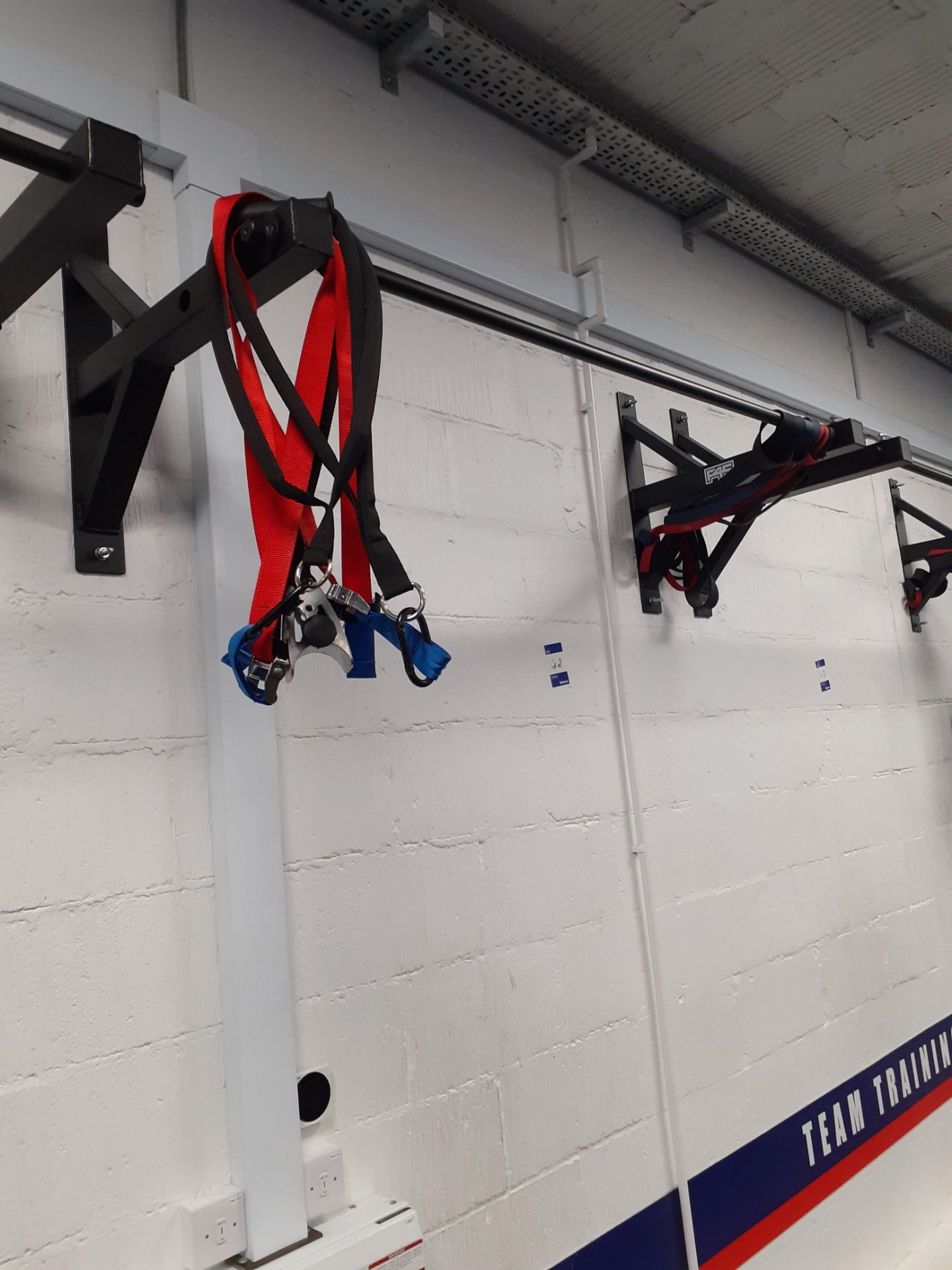 F45 Wall Mount Pull Up Bar