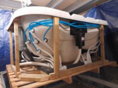 Part complete hot tub, approx. 1.7m x 2.1m (Unders