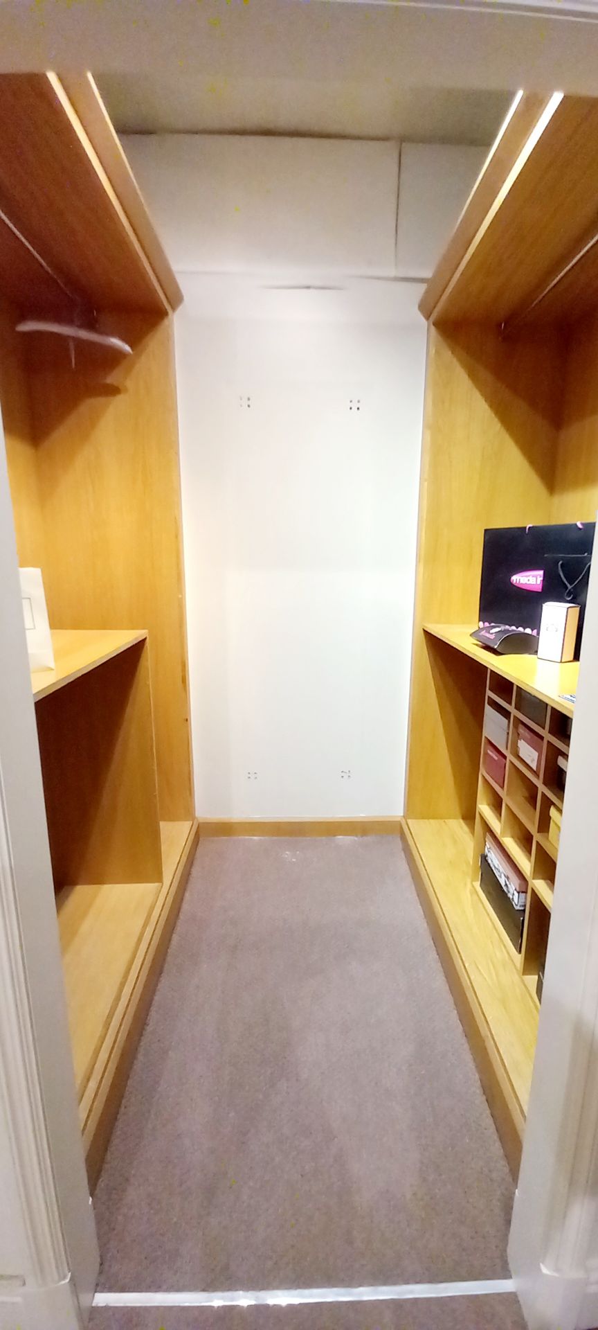 European oak veneer walk in wardrobe 2400x1560x570 deep - Image 3 of 5