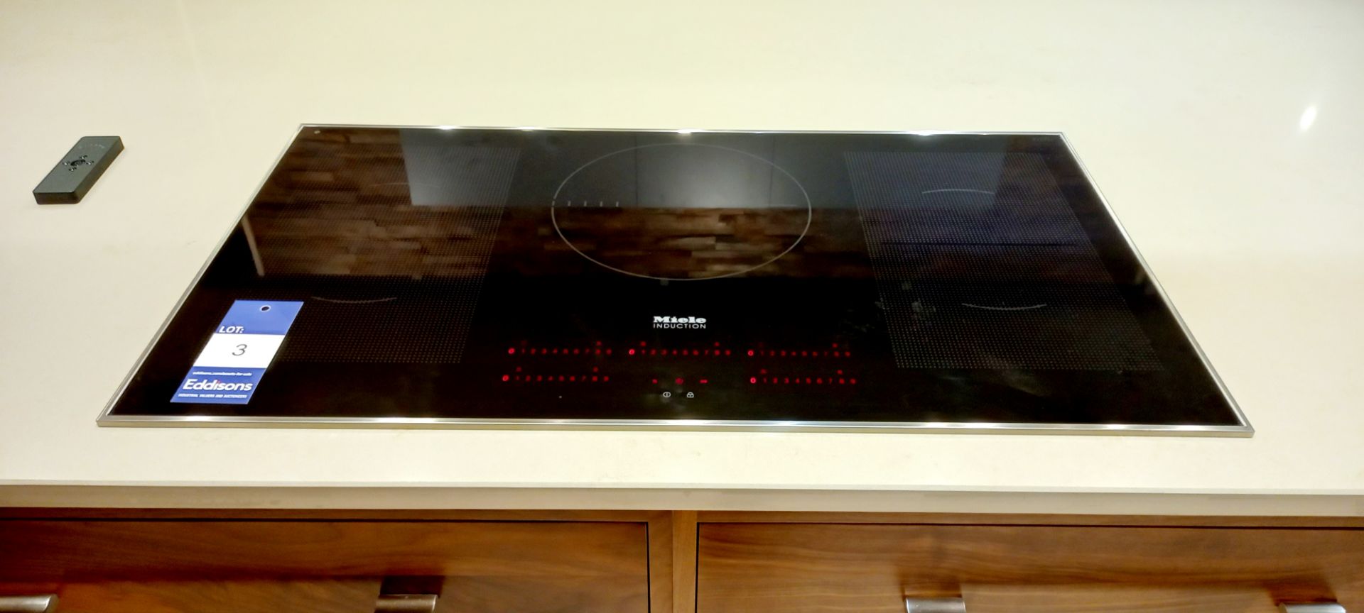 Miele induction hob model KM6388 (940X530mm) - Image 2 of 2