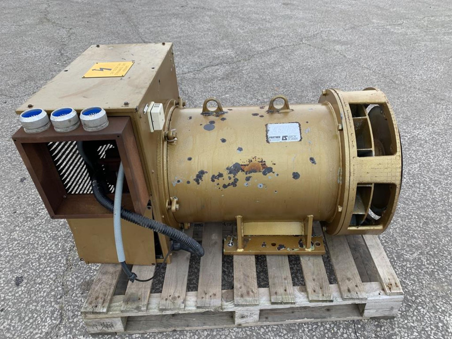 Alternator: 250Kva Ex Standby - Image 2 of 5