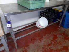 Approx. 1900mm x 670mm stainless steel preparation