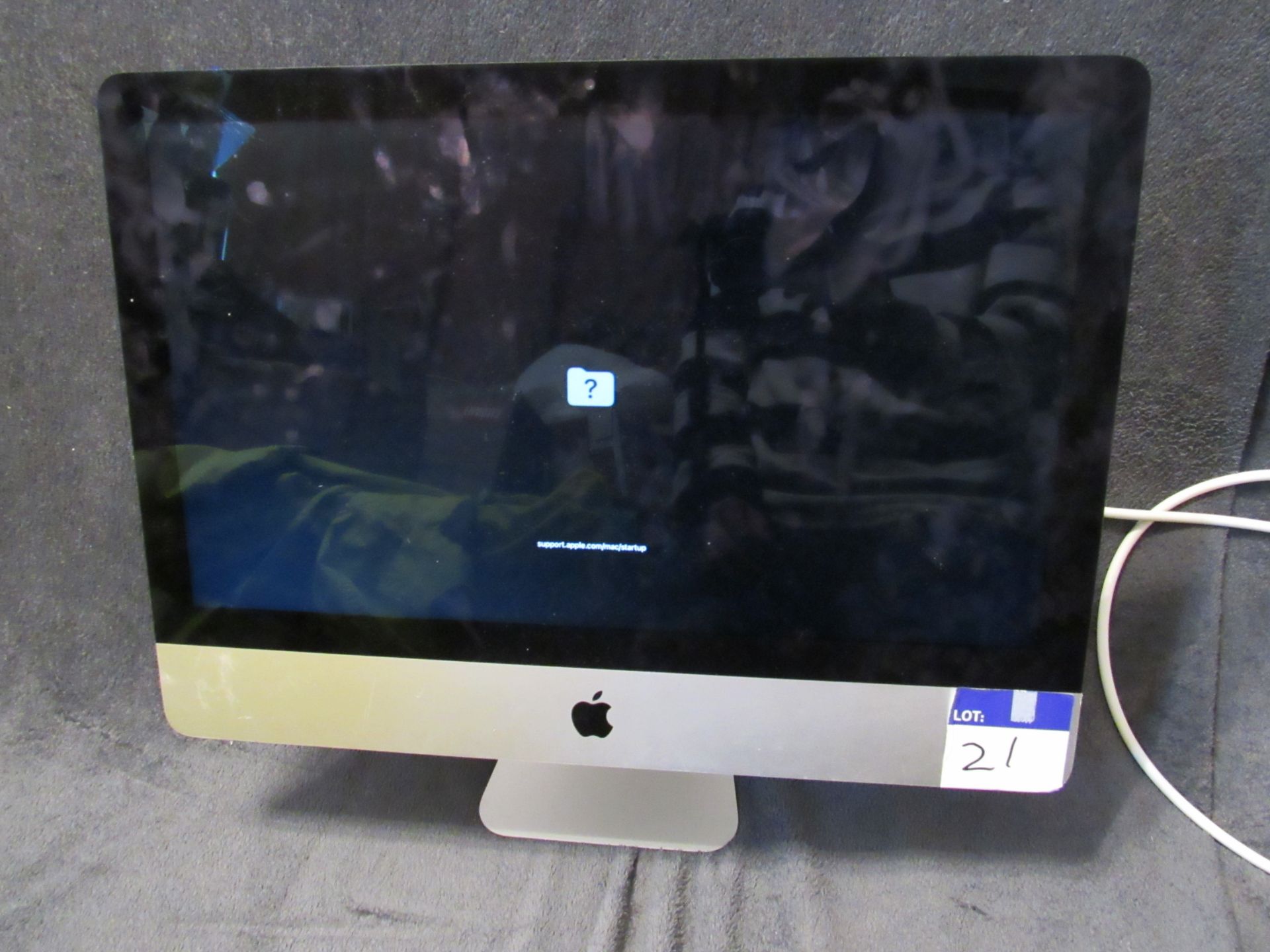 Apple iMac A1418, 21.5-Inch "Core i5" 2.3 (Mid-2017) 2.3 GHz Core i5 (I5-7360U) S/N C02VKBYRH7JY, - Image 5 of 5