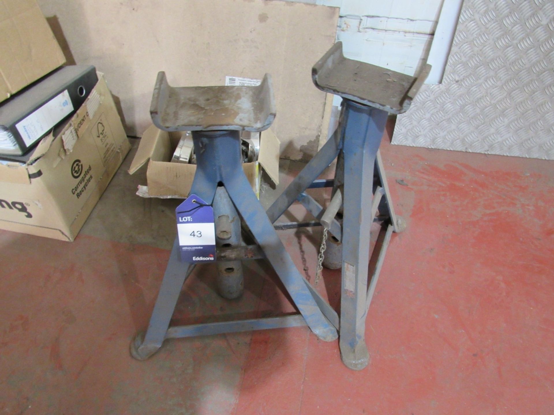 Pair of low axel stands - Image 2 of 2