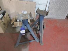 Pair of low axel stands