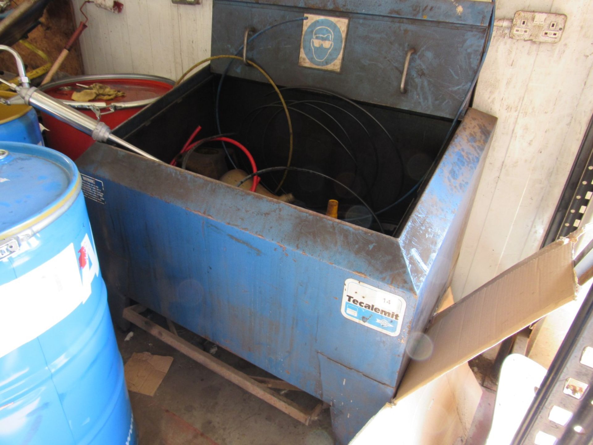 Tecalemit treadle operated degreasing tank - Image 2 of 2