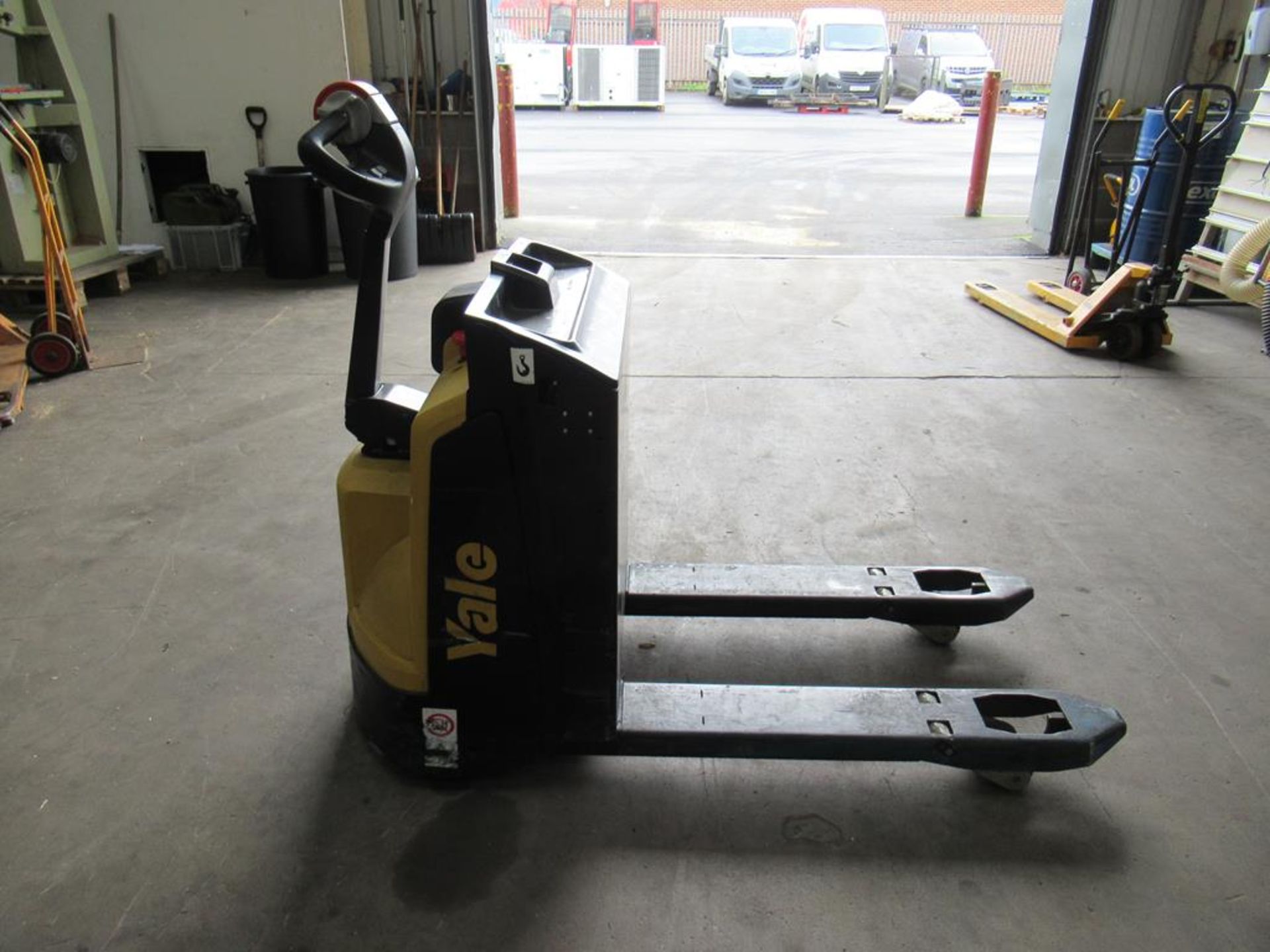 Yale MP20 Electric Powered Pedestrian Pallet Truck. - Image 3 of 10