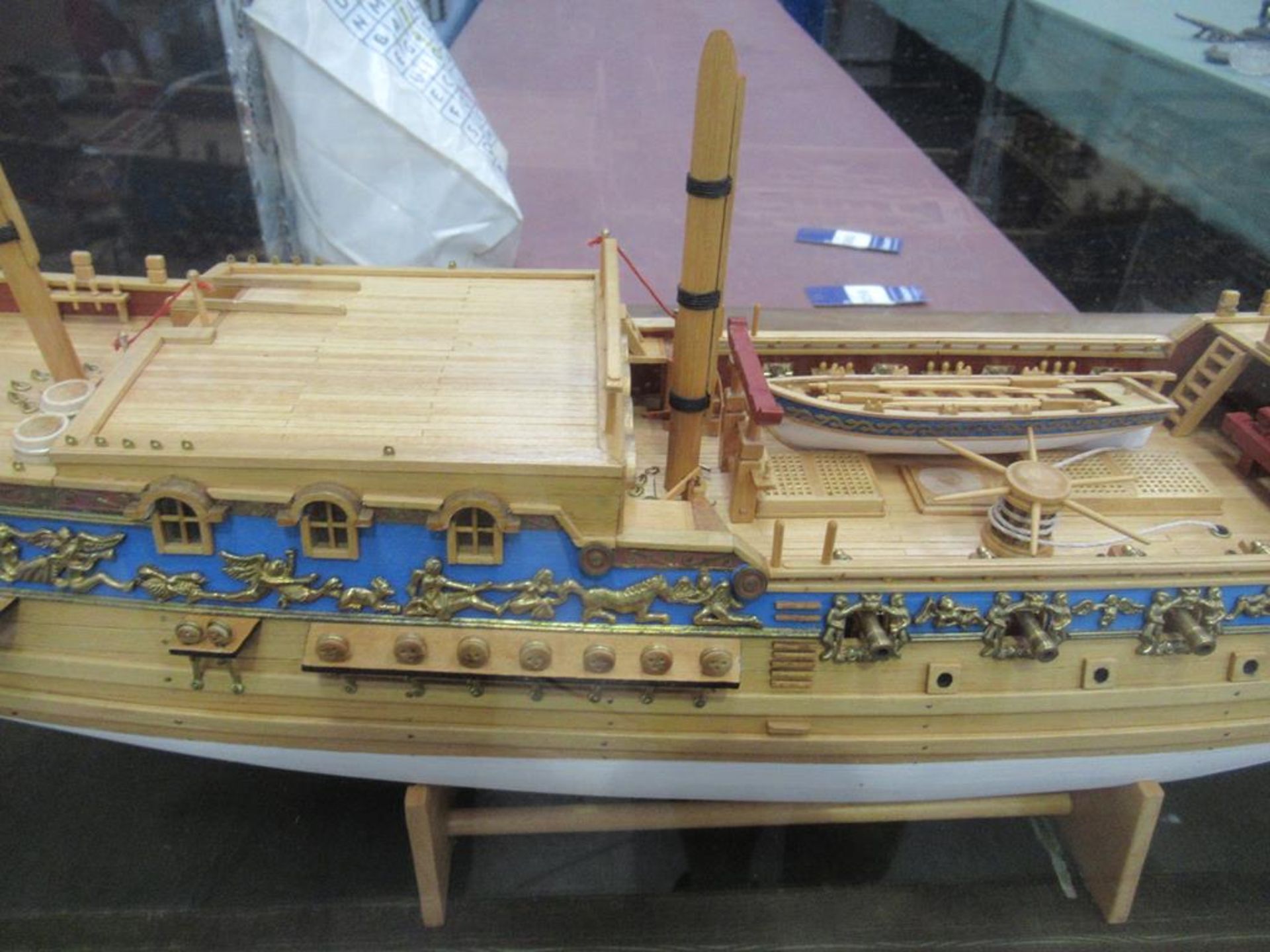 Royal Caroline Model Boat in Glass Cabinet - Image 5 of 12