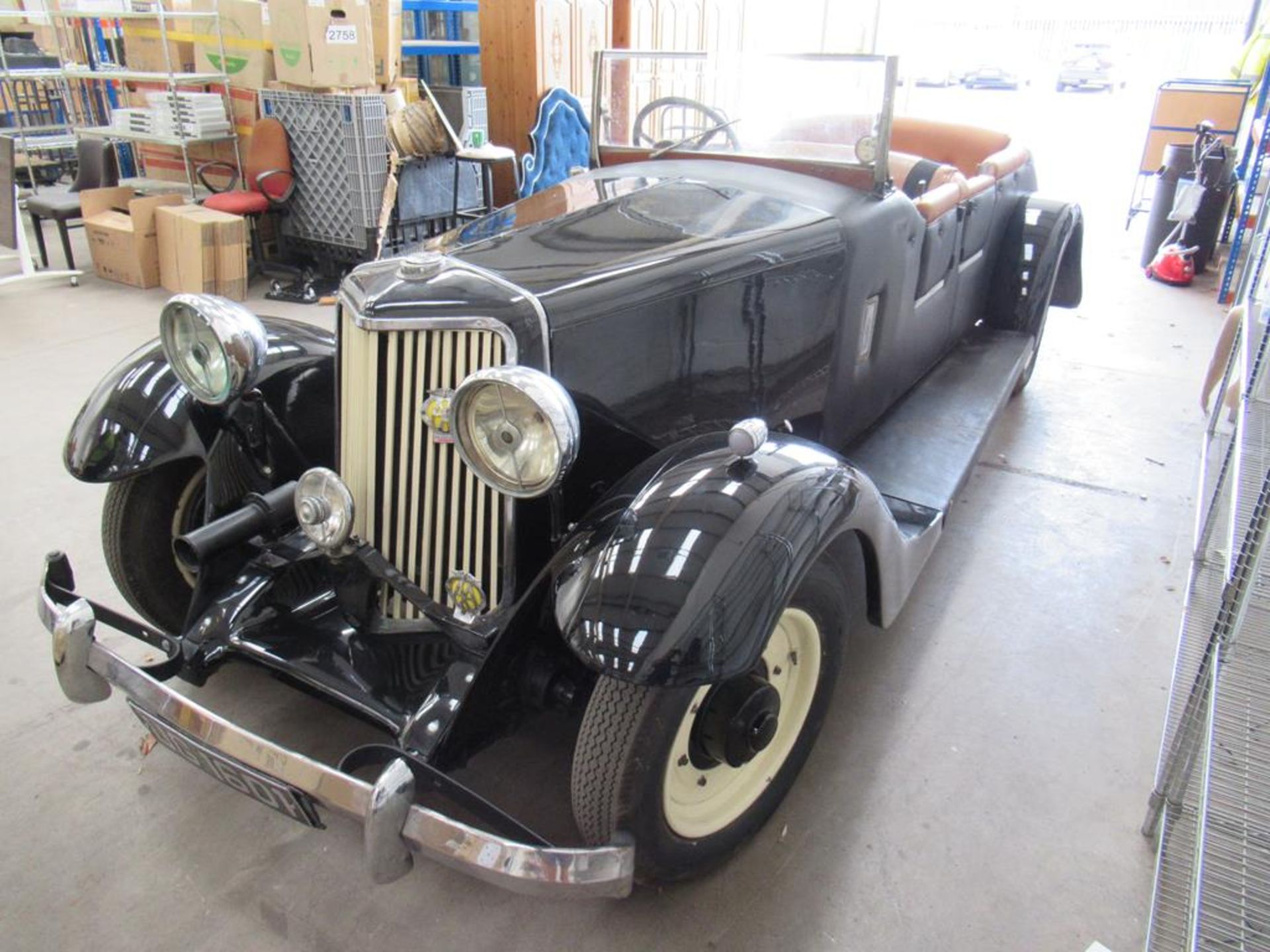 A 1932 Armstrong Siddeley Saloon Car - Image 6 of 37