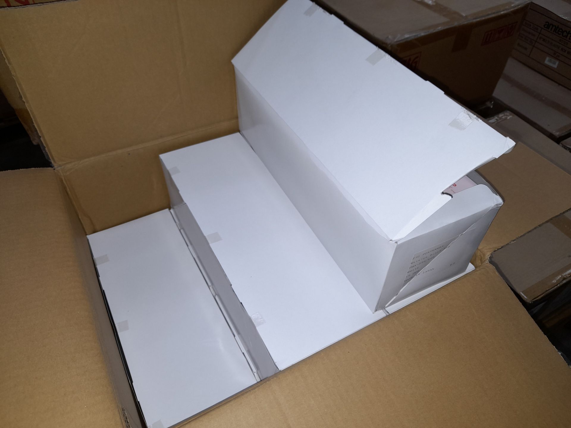 1 x Box of Kuretake Zig Posterman Wet-Wipe White P - Image 2 of 5