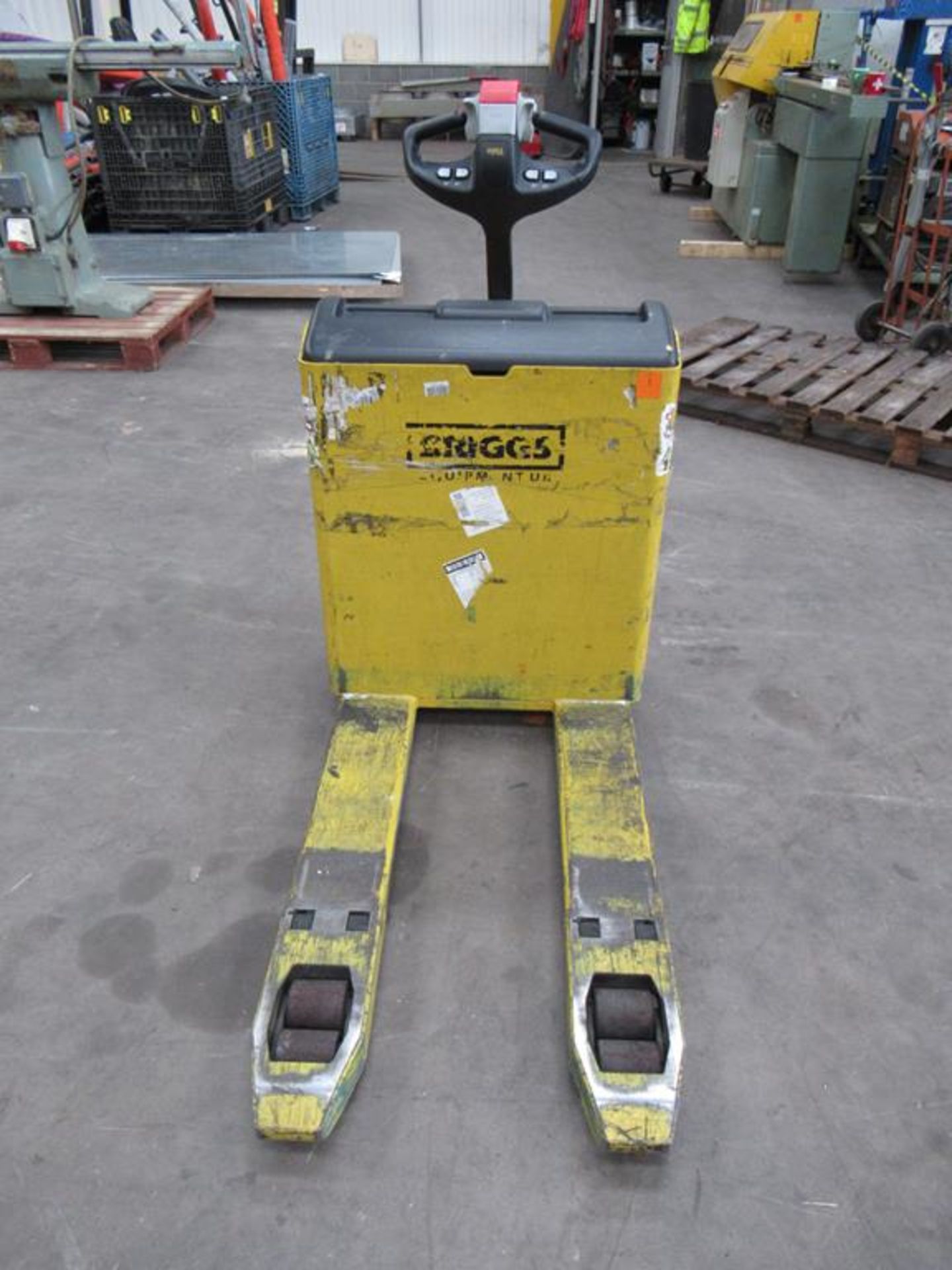 Yale MP20AC Electric Powered Pedestrian Pallet Truck. - Image 2 of 10