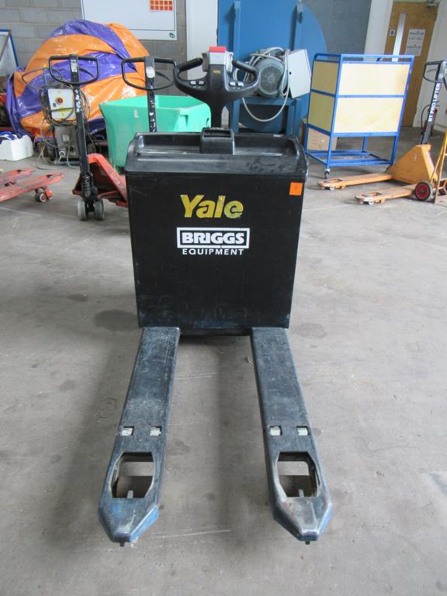 Yale MP20 Electric Powered Pedestrian Pallet Truck. - Image 2 of 10