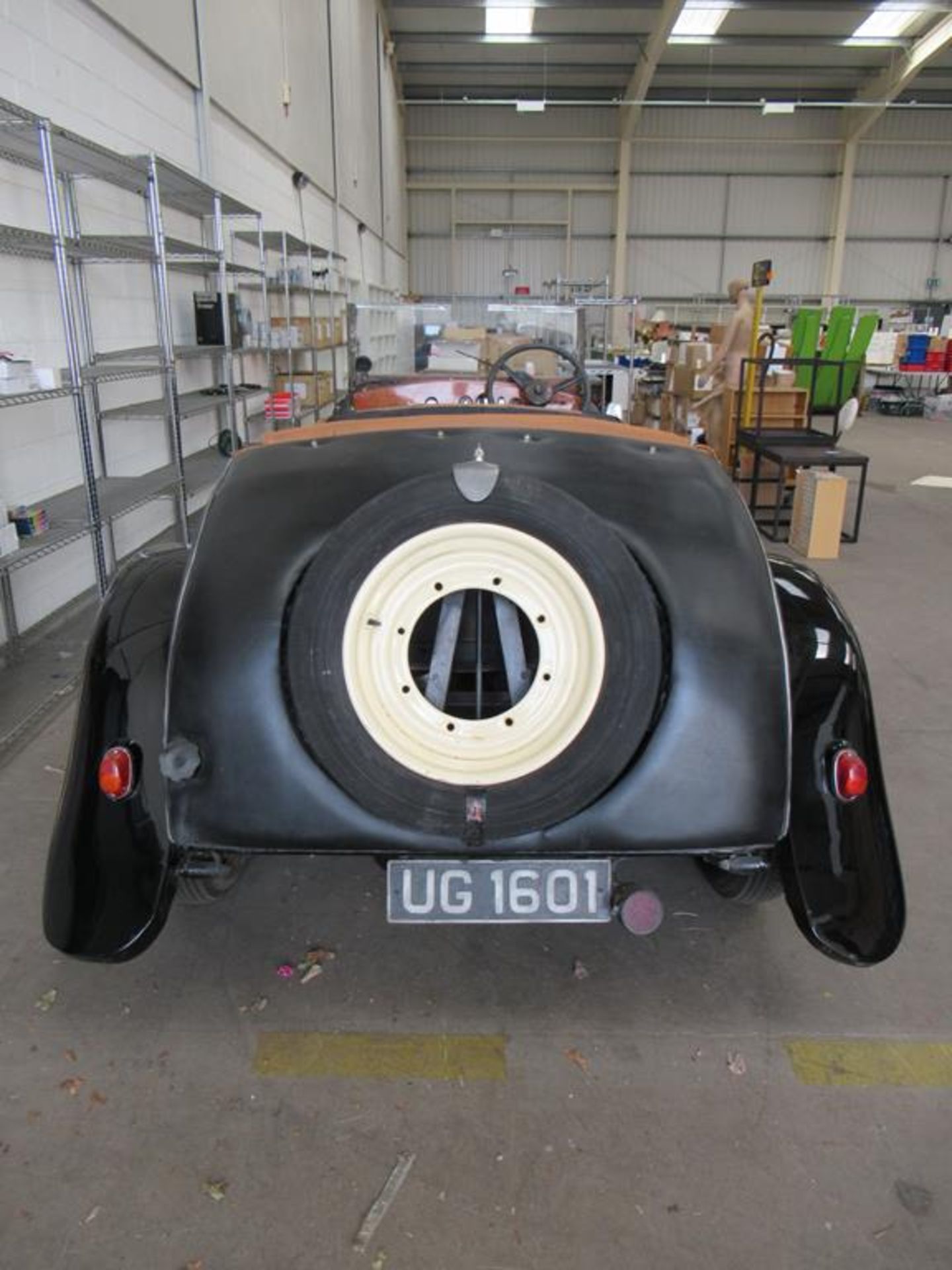 A 1932 Armstrong Siddeley Saloon Car - Image 4 of 37