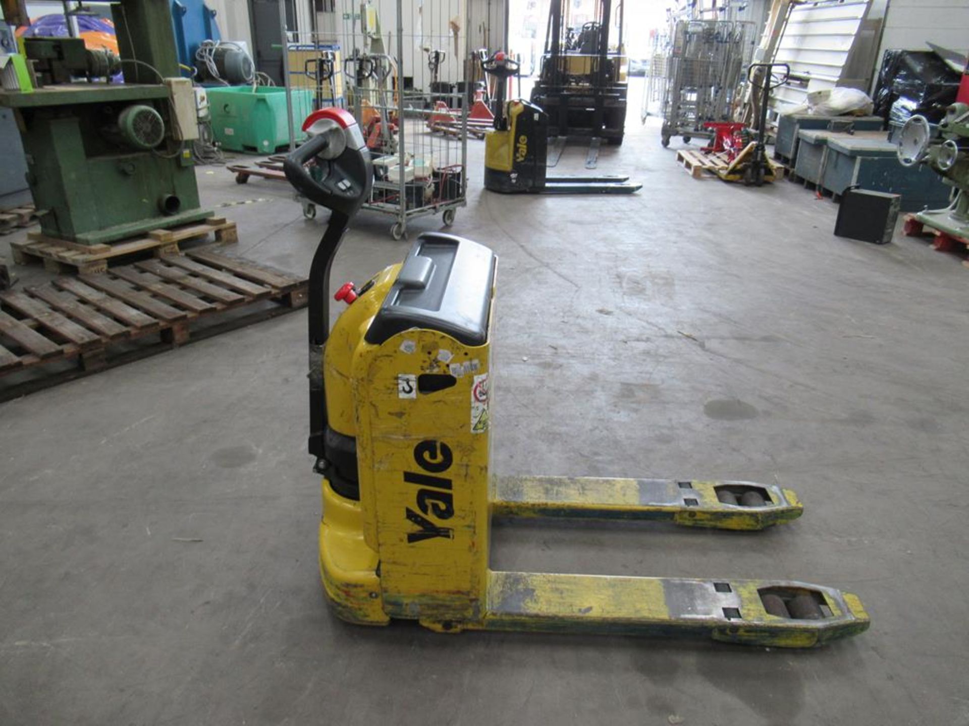 Yale MP20AC Electric Powered Pedestrian Pallet Truck. - Image 3 of 10