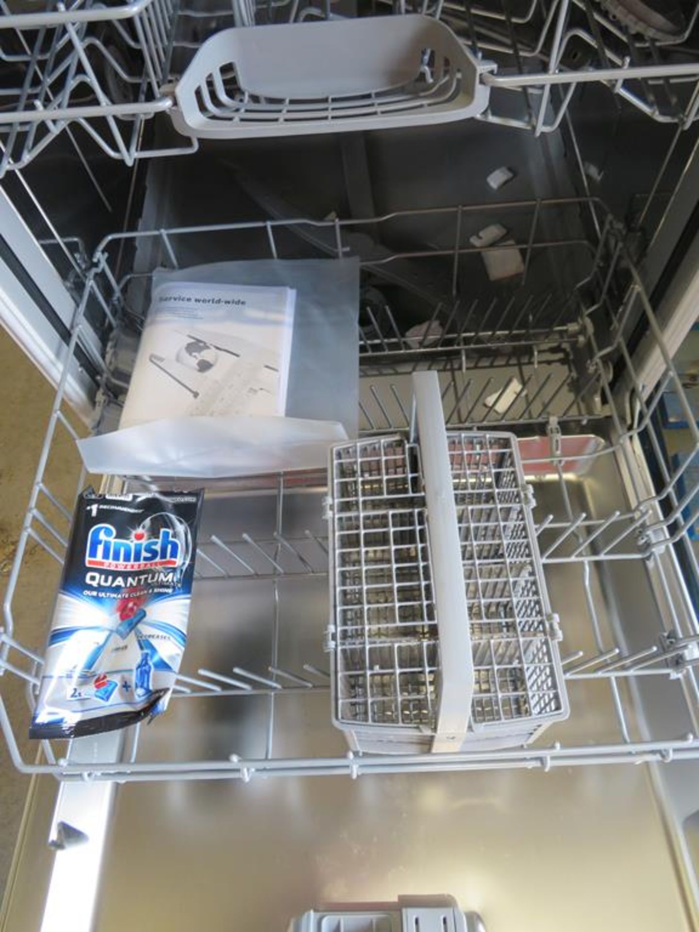 Bosch Free Standing Dishwasher. - Image 2 of 5