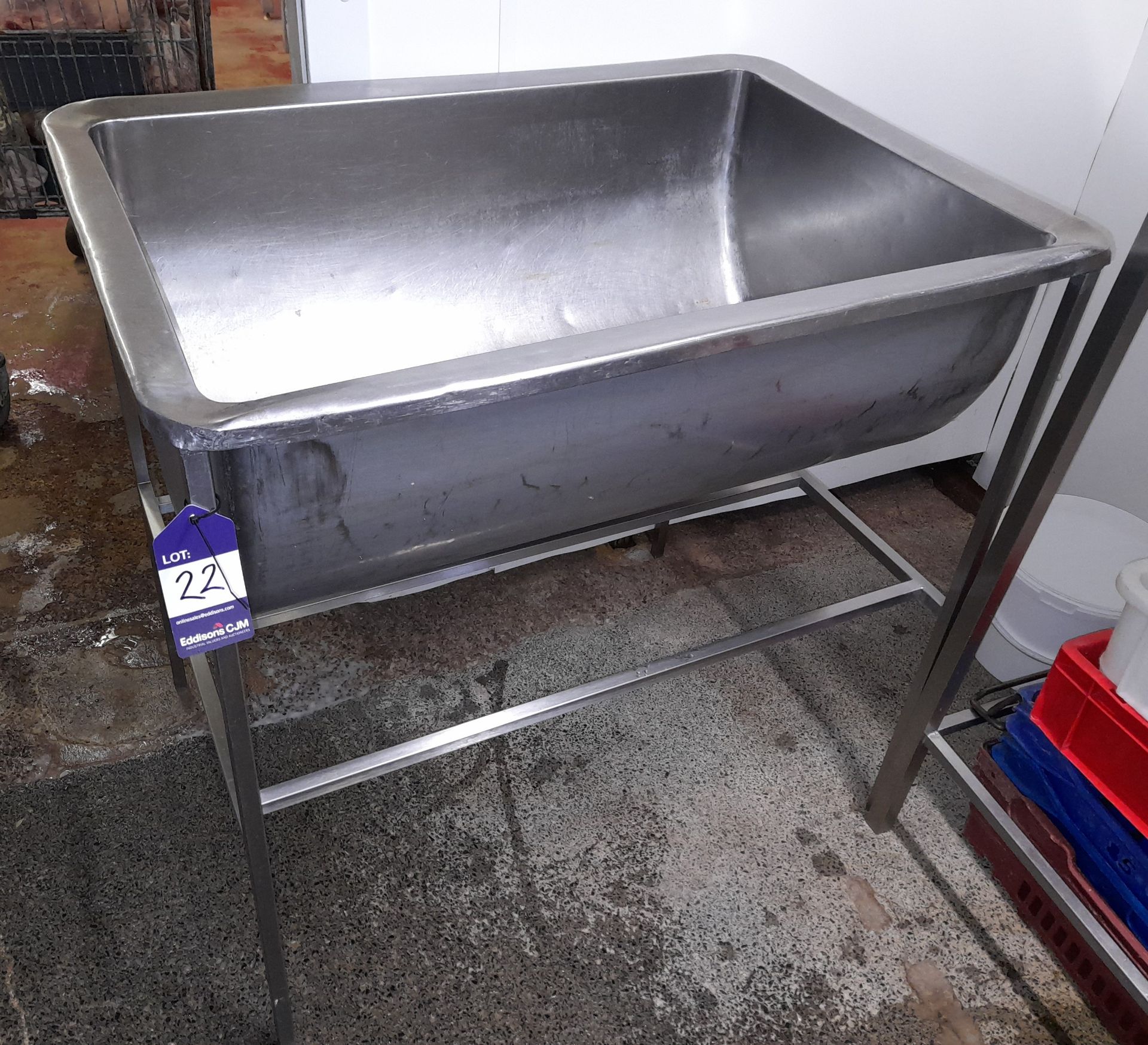 Approx. 1000mm x 700mm stainless steel D shaped si