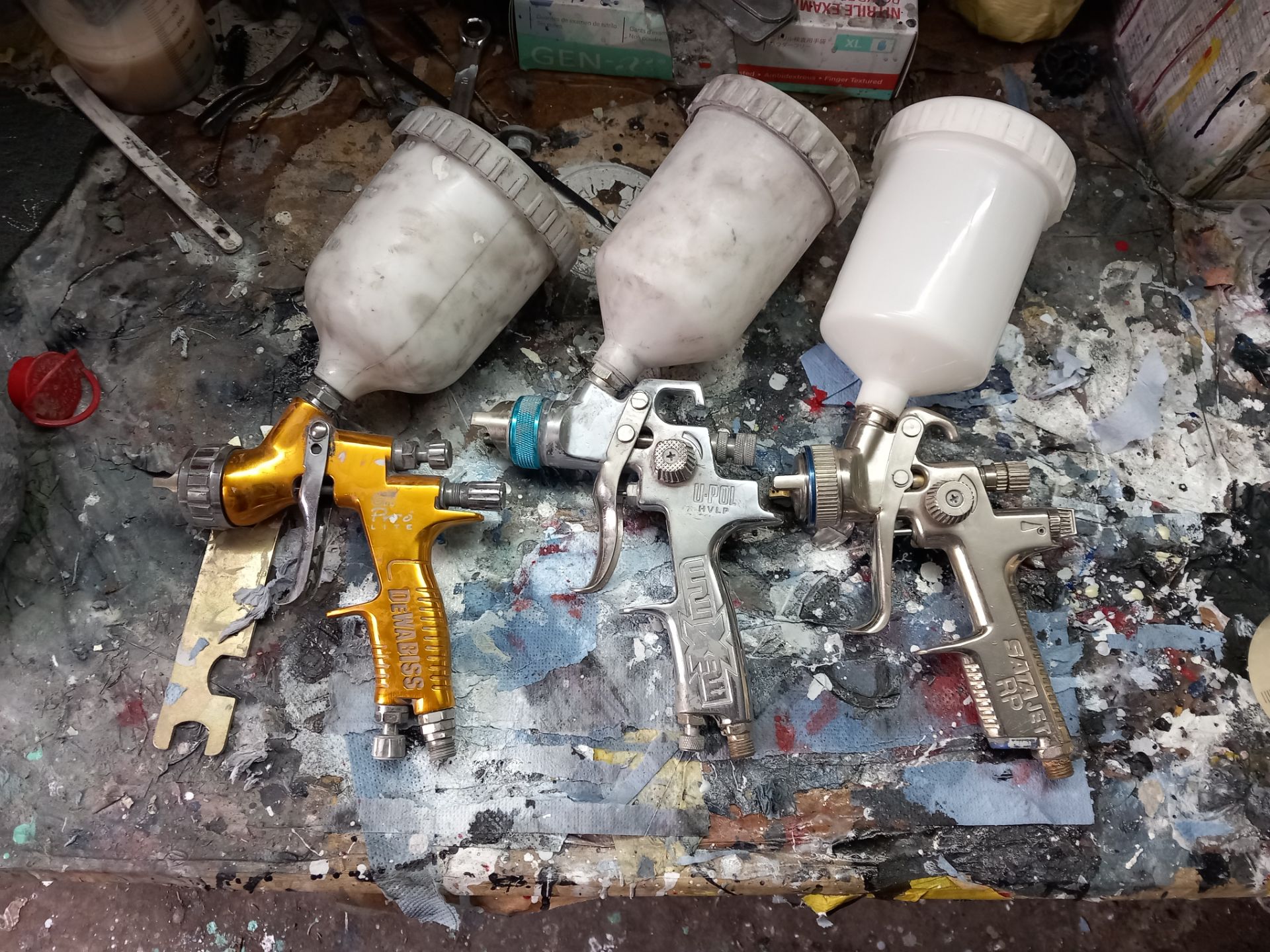 3 x Various Spray Guns