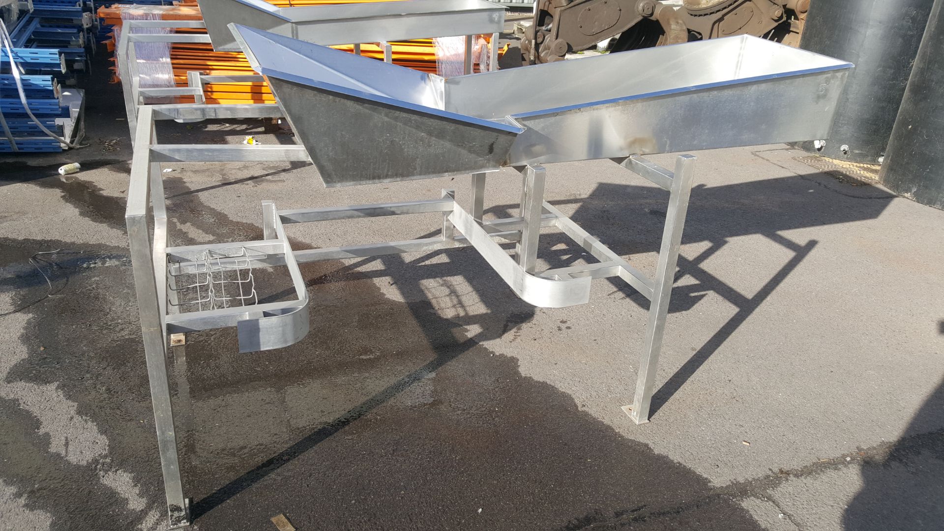 Stainless steel sorting chute on frame - Image 2 of 2