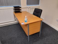 Single ped desk and swivel chair (located on the 2nd floor with no lift, city centre location)