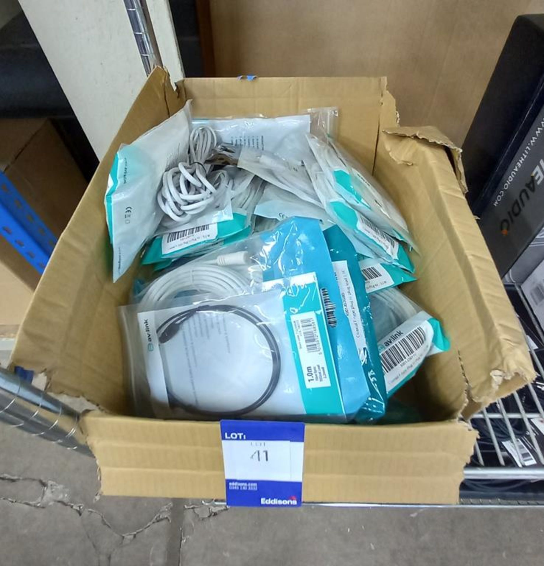 2x Quantity of various AV cables to box and Quantity of various AV Connectors to 2 boxes - Image 10 of 18