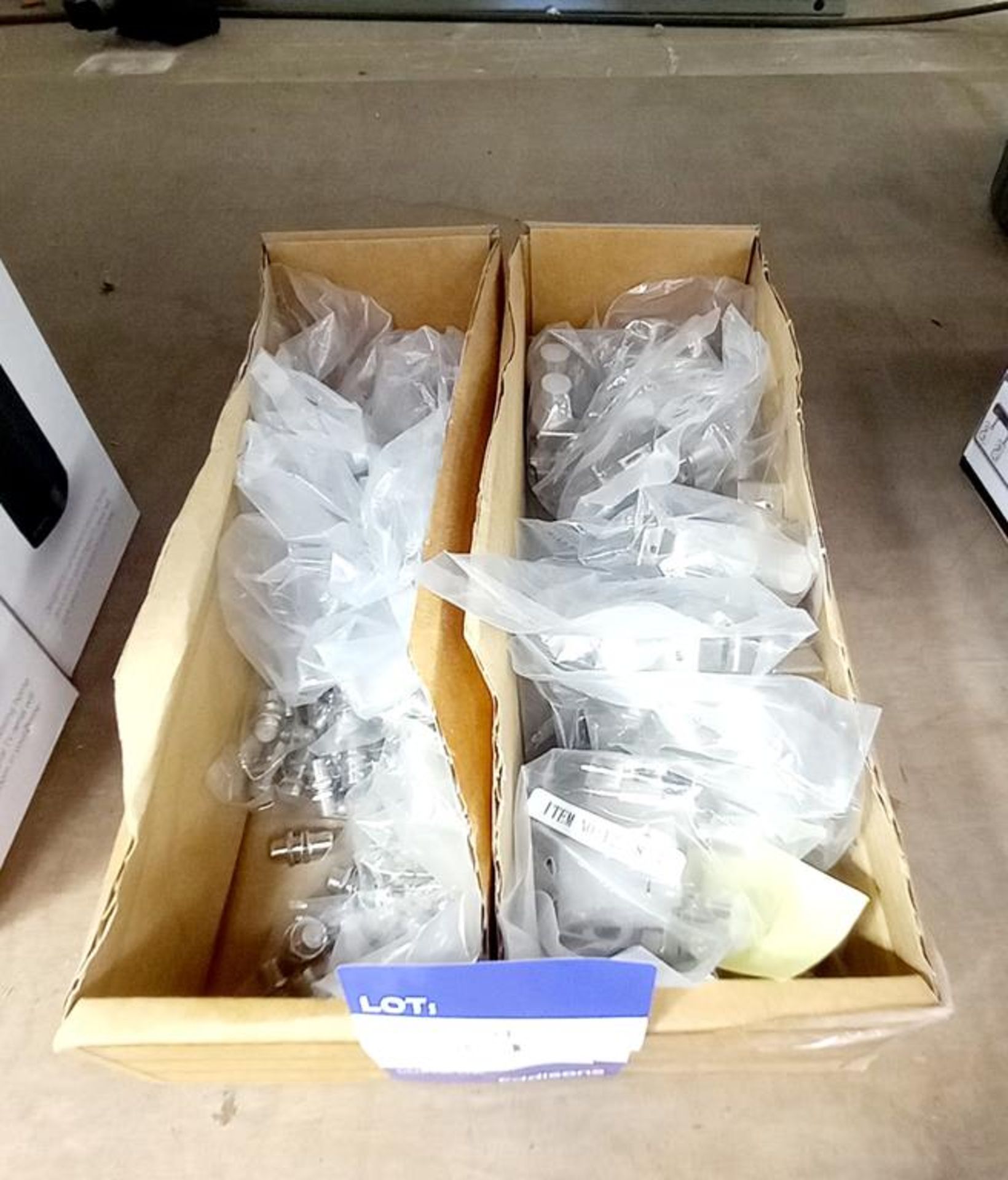 2x Quantity of various AV cables to box and Quantity of various AV Connectors to 2 boxes - Image 16 of 18