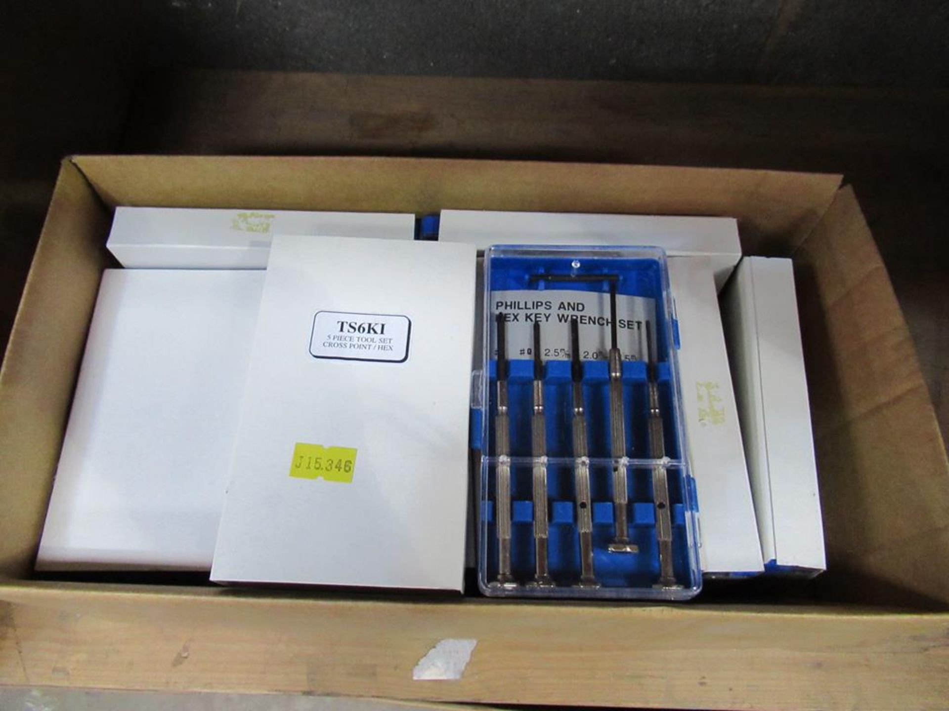 2x Boxes of Hand Tools, Circuit Testers and 5 Piece Tool Sets "Crosspoint/Mex" - Image 5 of 6