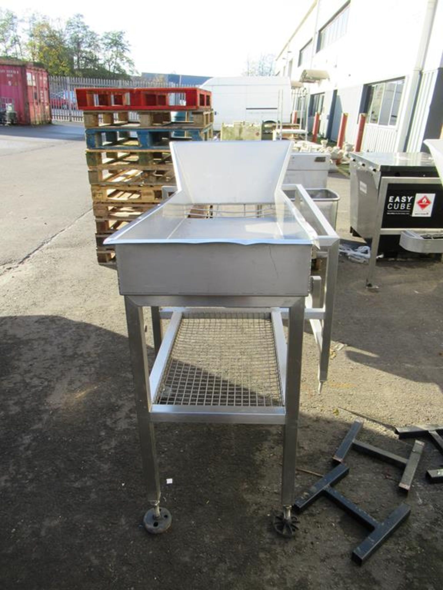 A S/Steel Sorting Chute - Image 2 of 5