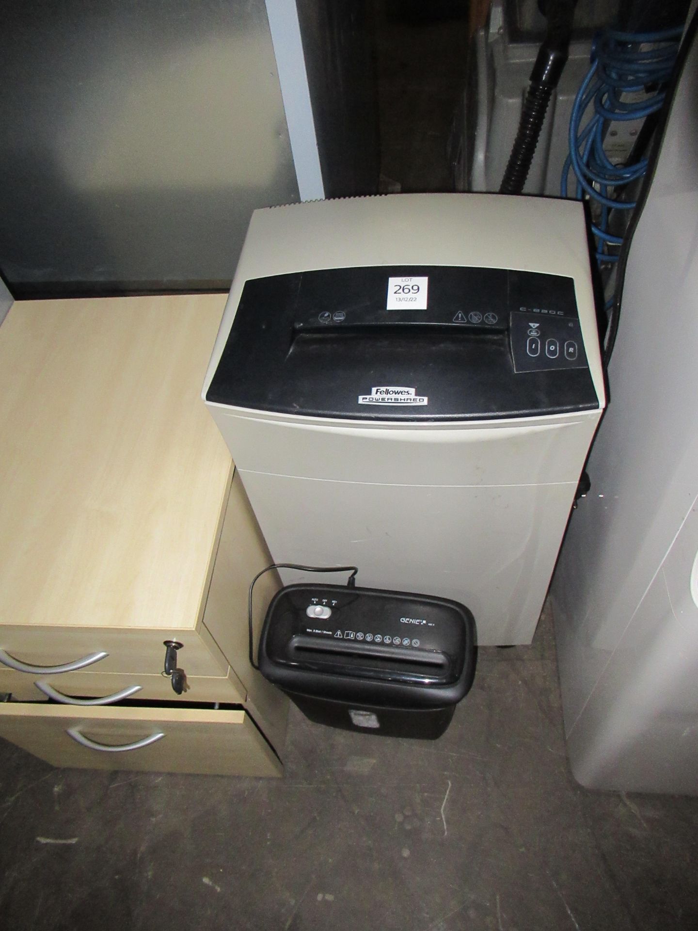 A Fellows powershed and a genie paper shredder - Image 2 of 2