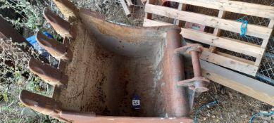 28” Excavator Bucket & 17” Excavator Bucket & 11” Bucket